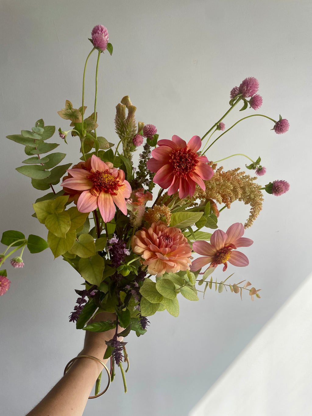 Le bouquet aux dahlias